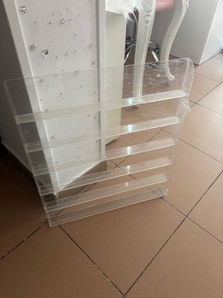 Lavabo y silla peluquería ,espejos , vitrina .etc