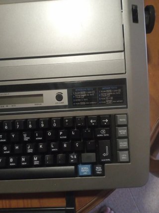 Máquina de Escribir Electrónica Panasonic R194