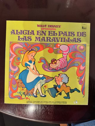 Vinilo Infantil Alicia en el País de las Maravilla