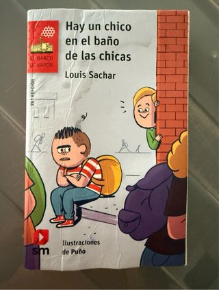 Hay Un Chico En El Baño de Las Chicas