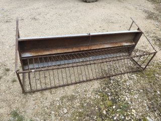 Material ganadero, salas de ordeño, tanques.