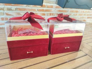 Caja joyero lujo rojo y dorado terciopelo