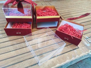 Caja joyero lujo rojo y dorado terciopelo