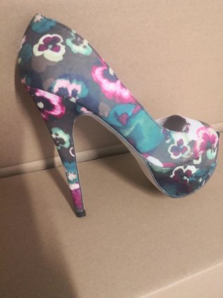 Sandalia tacón estampado floral
