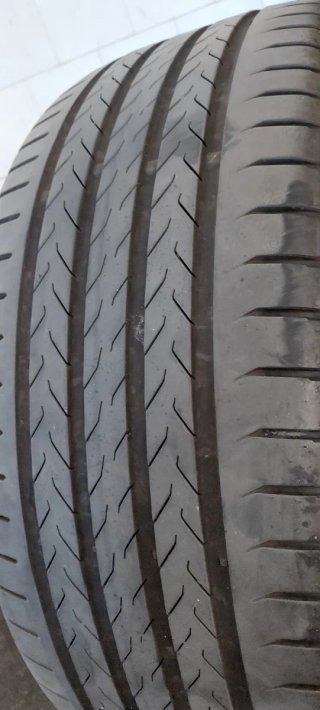 225/55 R18 102Y