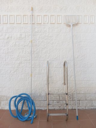 Pack Piscina: Escalera,limpia fondos y atrapahoja