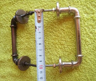 Tirador estilo industrial