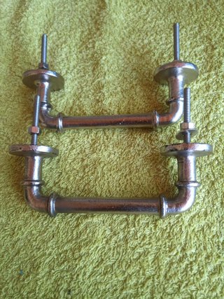 Tirador estilo industrial