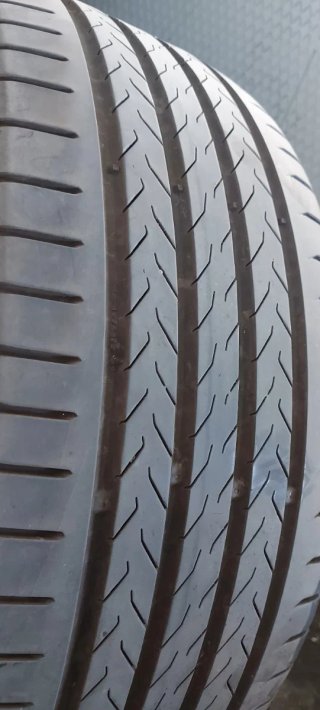 225/55 R18 102Y