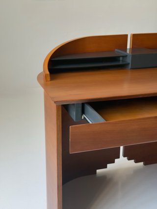 Escritorio postmoderno 1980 vintage