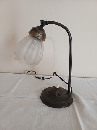 Vecchia lampada da tavolo vintage metallo e vetro