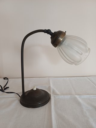 Vecchia lampada da tavolo vintage metallo e vetro
