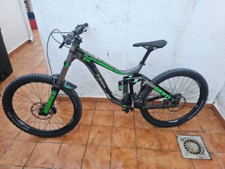 Giant Glory Maestro 2 Downhill Bike ESCUHO OFERTAS