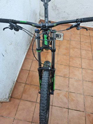 Giant Glory Maestro 2 Downhill Bike ESCUHO OFERTAS