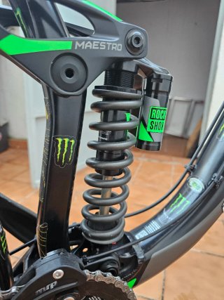 Giant Glory Maestro 2 Downhill Bike ESCUHO OFERTAS