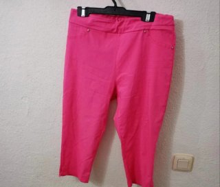 Pantalón pitillo rosa