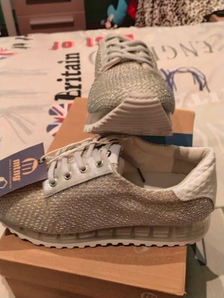 Zapatillas plateadas MTNG talla 38