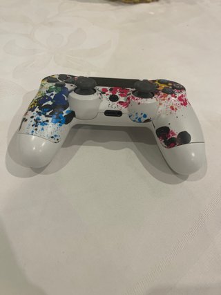 Mando PS4 con diseño salpicaduras