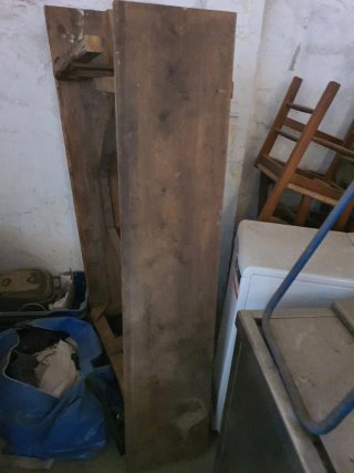 Tavoli e sgabelli in legno antichi, 4 e 4