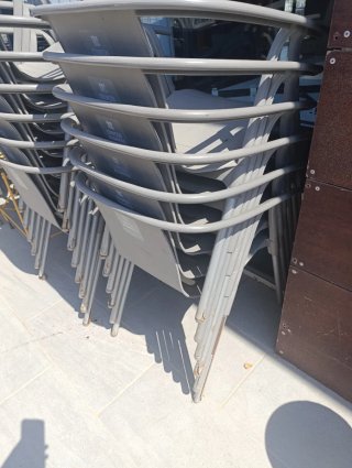 Mesas y sillas de bar