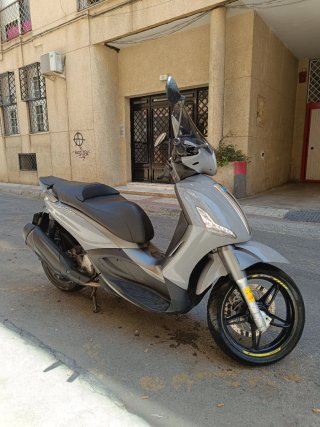 Piaggio Beverly 350 ie Sport Touring