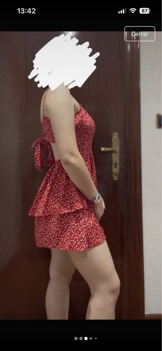 Vestido veraniego rojo con estampado