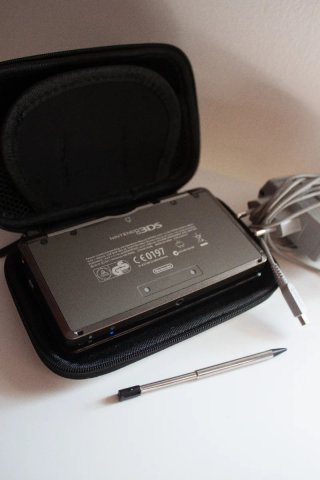 Nintendo 3DS Negra INBOX + Juegos
