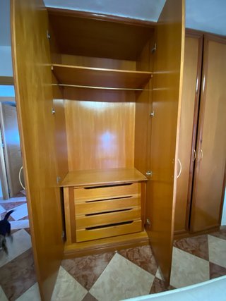 Armario grande de madera. Urge venta
