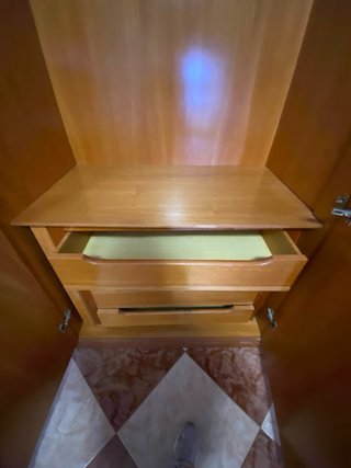 Armario grande de madera. Urge venta