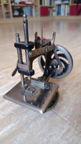 Máquina de coser Singer 20K Juguete Antigua