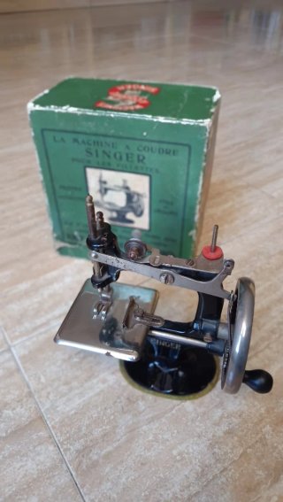 Máquina de coser Singer 20K Juguete Antigua
