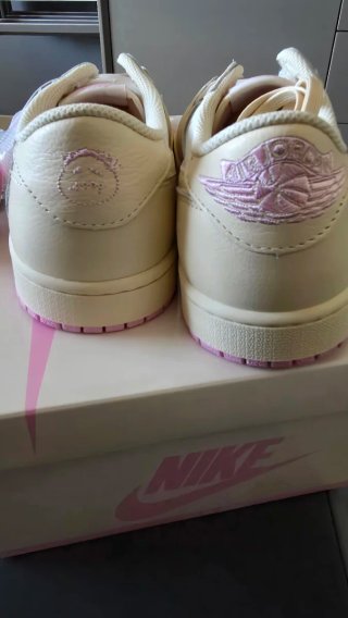 Jordan 1 Low Travis Scott Shy Pink 42