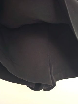 Falda-pantalón negra con cinturón