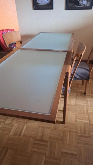 Mesa extensible y 4 sillas