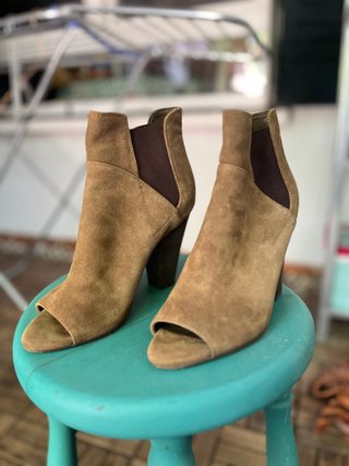 Botas Guess Tacón Abiertas Beige