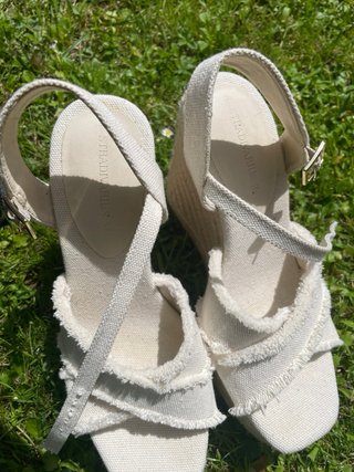 Sandalias Stradivarius cuña esparto beige 35.