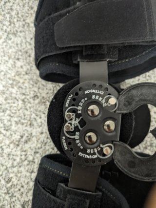Rodillera ortopédica articulada Shaper