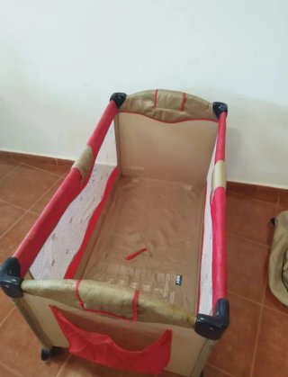 Cuna de viaje plegable