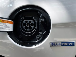 HYUNDAI IONIQ 1.6 GDI PHEV Tecno DCT