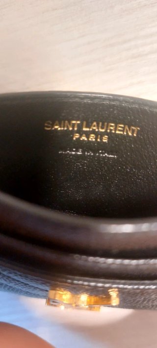 Tarjetero Saint Laurent Negro y Dorado original