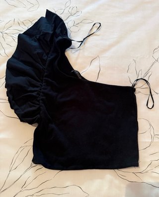 Camiseta Zara Negra S volantes