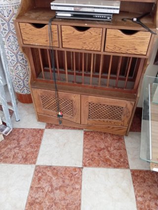 Platero de madera con cajones