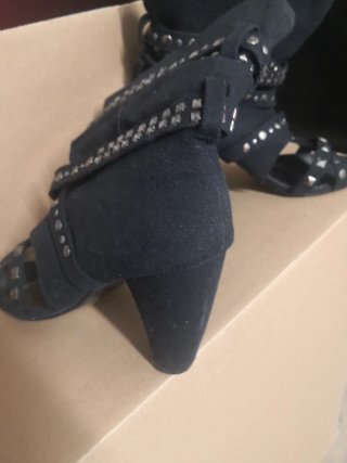 Botín Sandalia Negro Tachuelas