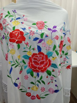 Mantón grande bordado multicolor ideal baile, boda