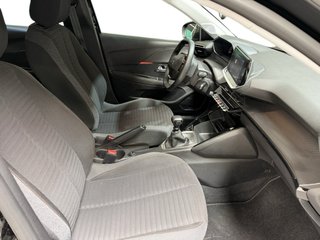 Peugeot 208 2022 con tan solo 22.000km
