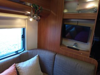 CARAVANA ADORA 563 TK EN VENDA – 7 PLACES