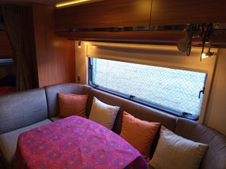 CARAVANA ADORA 563 TK EN VENDA – 7 PLACES