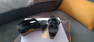Sandalias negras tiras cruzadas verano