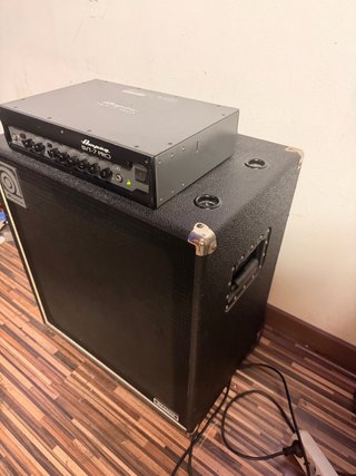 Ampeg SVT 7 Pro + SVT-410HE (cabeza y pantalla)