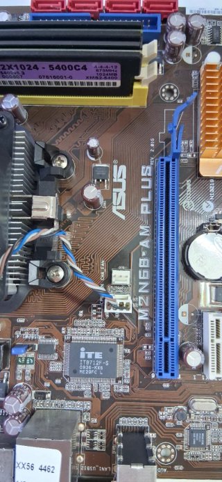 Scheda ASUS M2N68-AM Plus Phenom II x4 B95 4 Core
